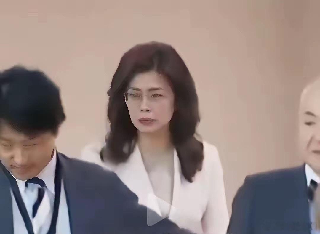 7月28日日本熊本县发生7.1级强震，灾情发生不到三天，国民党主席郑丽文便捐助1