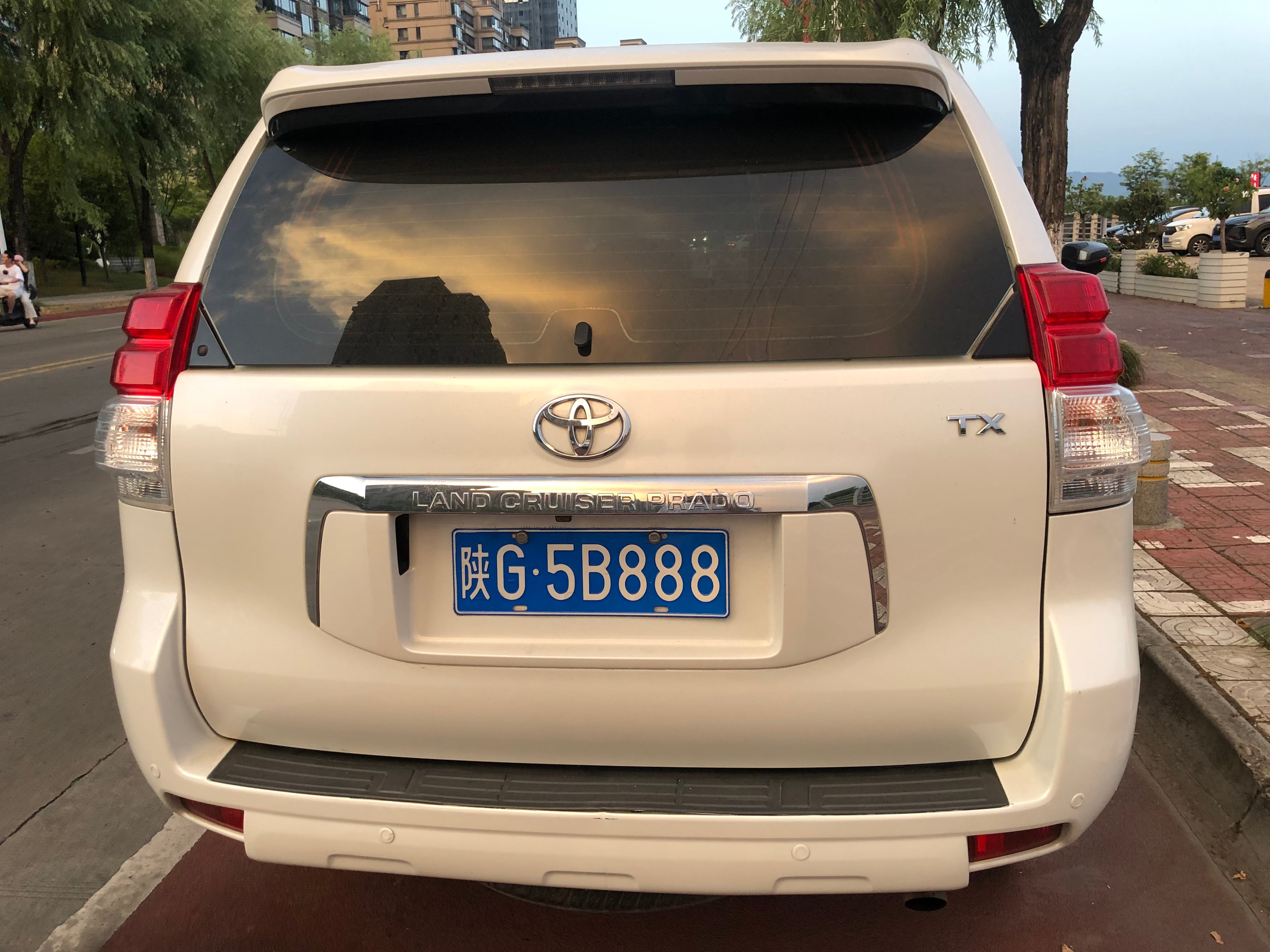 全球车牌 陕G5B888丰田霸道TX 