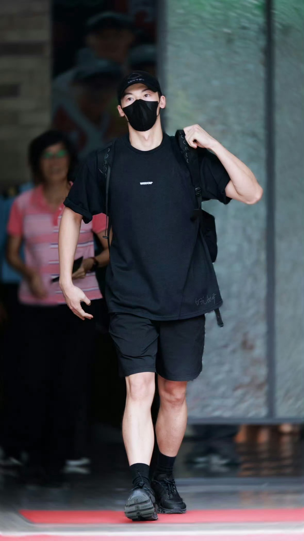 许光汉今天退伍 杂志拍起来 ​​​