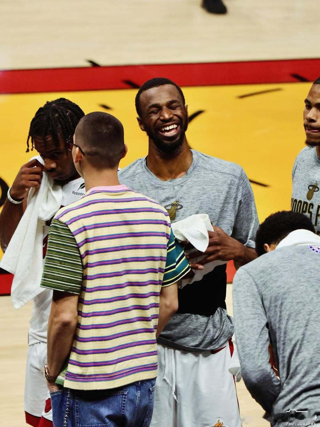 地主家的傻儿子。。。。