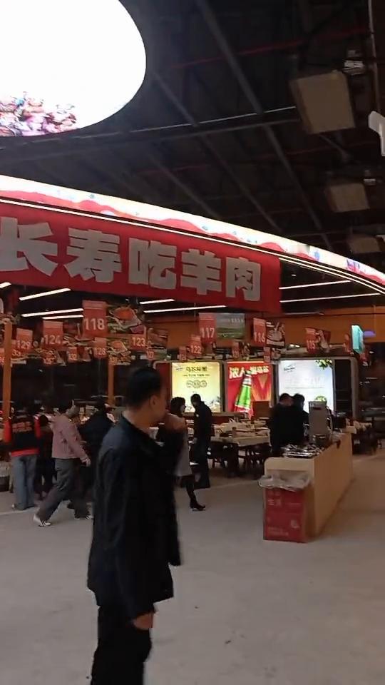 三十九块九一箱，弹性特别大，水分特别丰收。三十九块九一箱，十斤重。