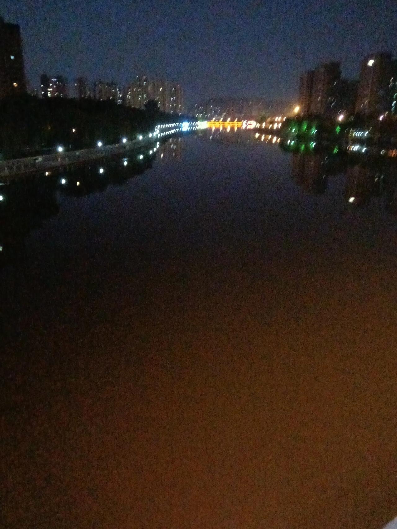 上善若水，水善利万物而不争，处众人所恶，故几于道，…………道就是说不出来是什么，