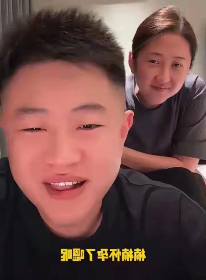 小两口真的怀三胎了，王亮喜欢小公主。因为生了两个儿子，第三个想生个丫头。那王亮就