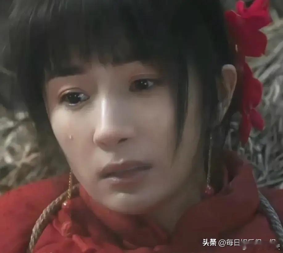 在《生万物》里，杨幂大胆挑战农村妇女形象，这勇气和决心太让人佩服啦！她为了这个角