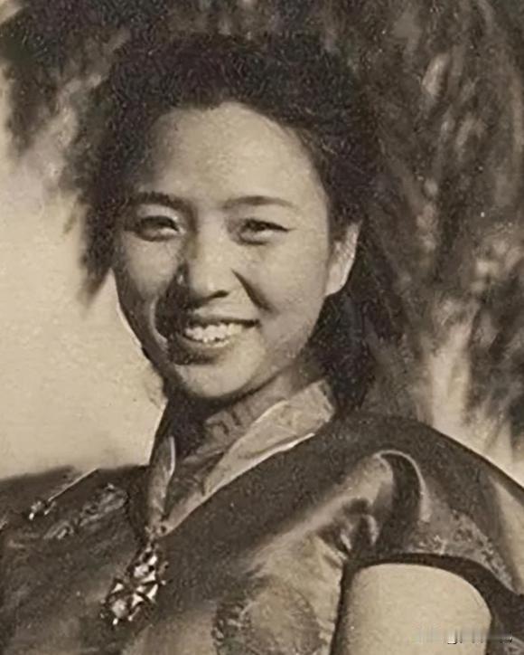 1951年将军夫人主动带护士进丈夫房间，十年后全家软禁，三个女人救了所有人
 