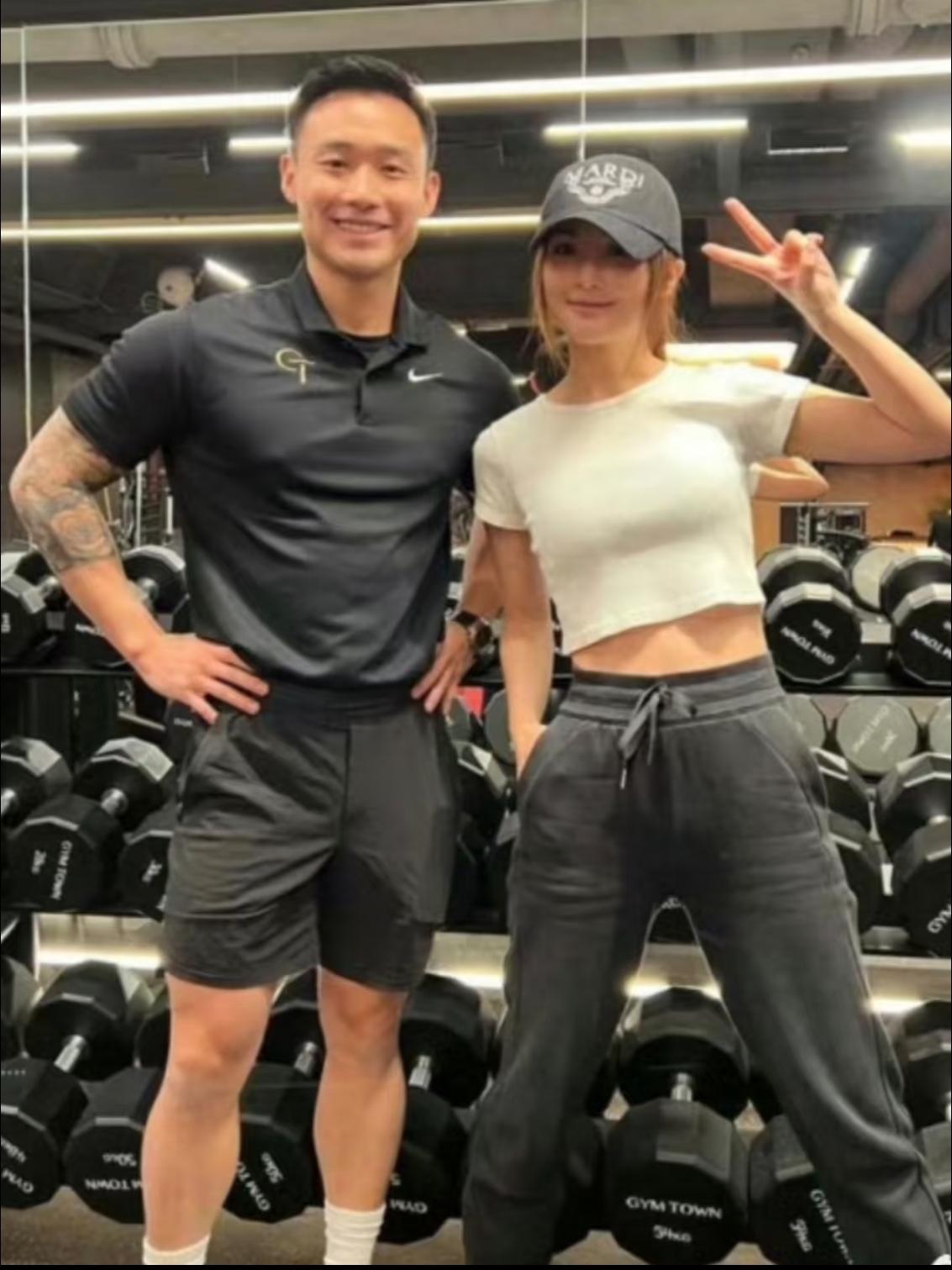 阿a官宣恋情，让我发现了男女明星择偶的秘密！

现在女明星都不抢着嫁富豪了，反而