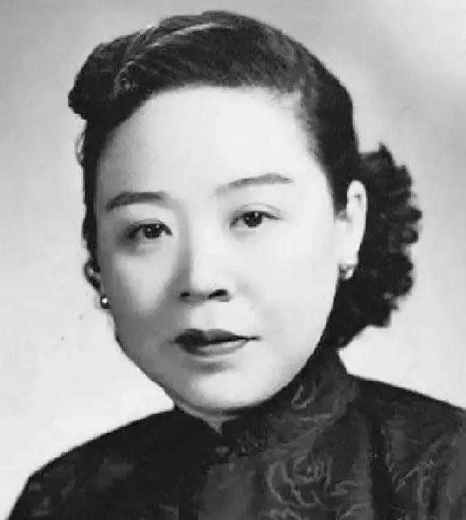 1930年，副官看白崇禧寂寞难耐，把未婚妻王氏送来伺候白崇禧！可没想到，王氏伺候