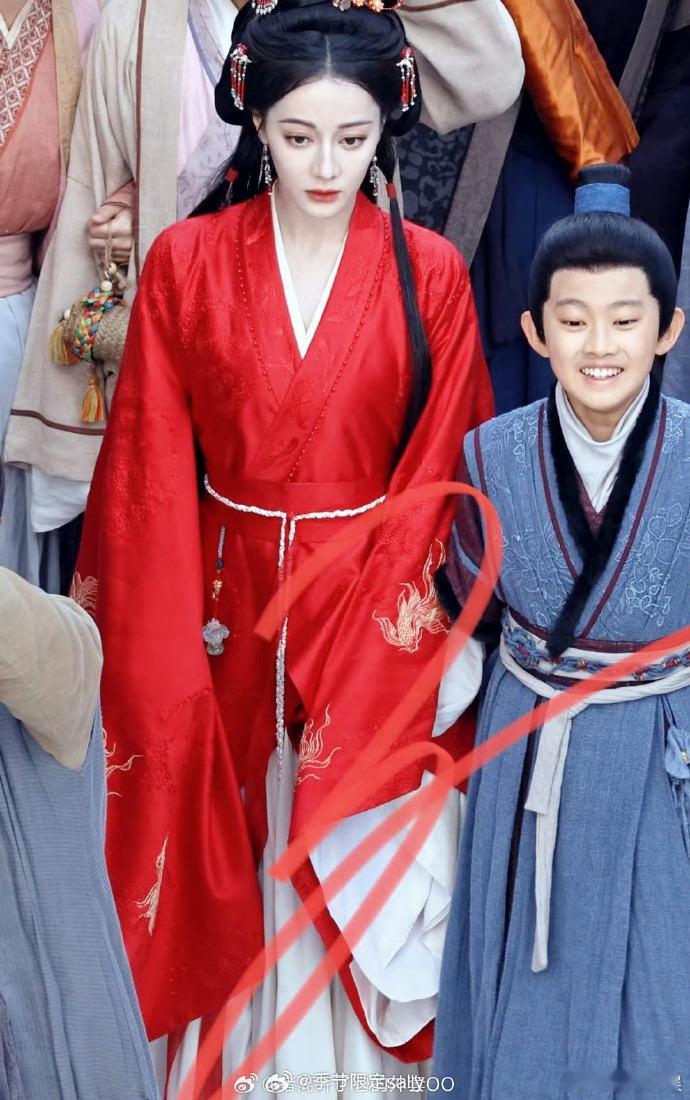 迪丽热巴慕胥辞第二套红衣路透   迪丽热巴慕胥辞第二套红衣造型   慕胥辞第二套