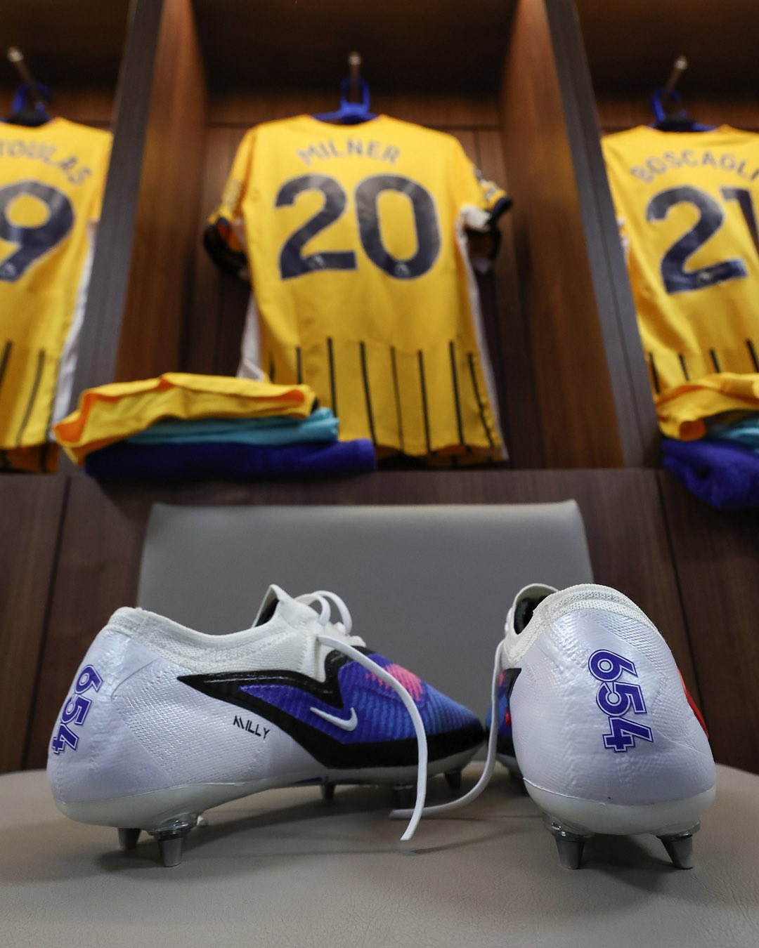 米尔纳赛后应该会和亨德森交换球衣 