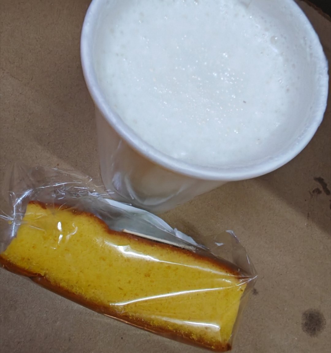 每日一餐分享 豆浆，蛋糕，简简单单的早餐  ​​​