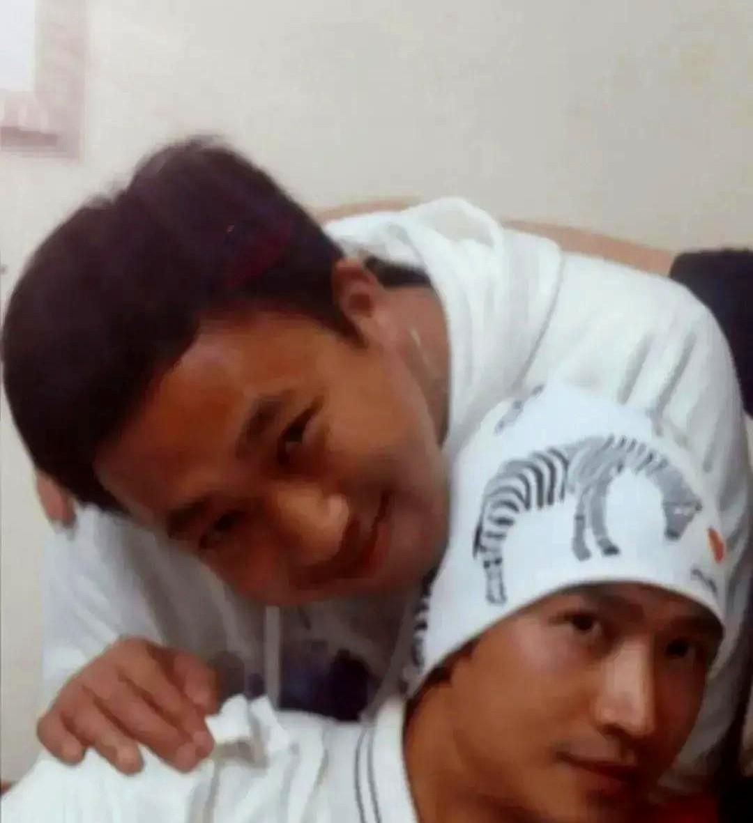 娱乐圈没人敢说真话了？

何晟铭一张嘴，热搜就爆。

他骂流量买奖、骂节目组造假