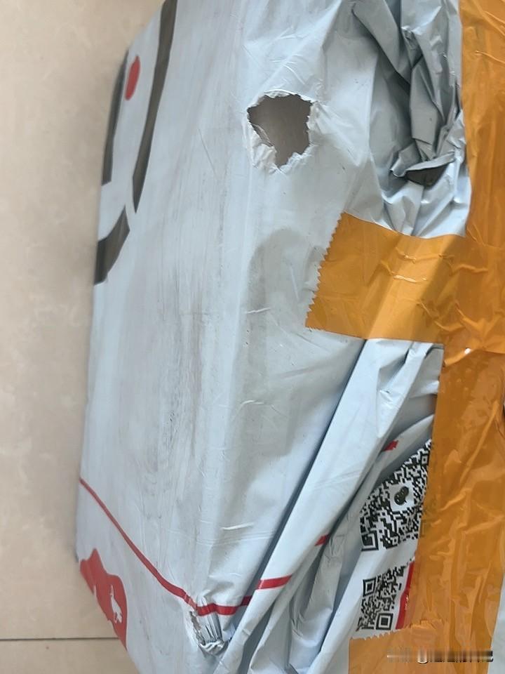 网购鲈鱼到了，有人海鲈鱼没有这个价格，更不可能是野生的，我感觉他说的不对。
我是