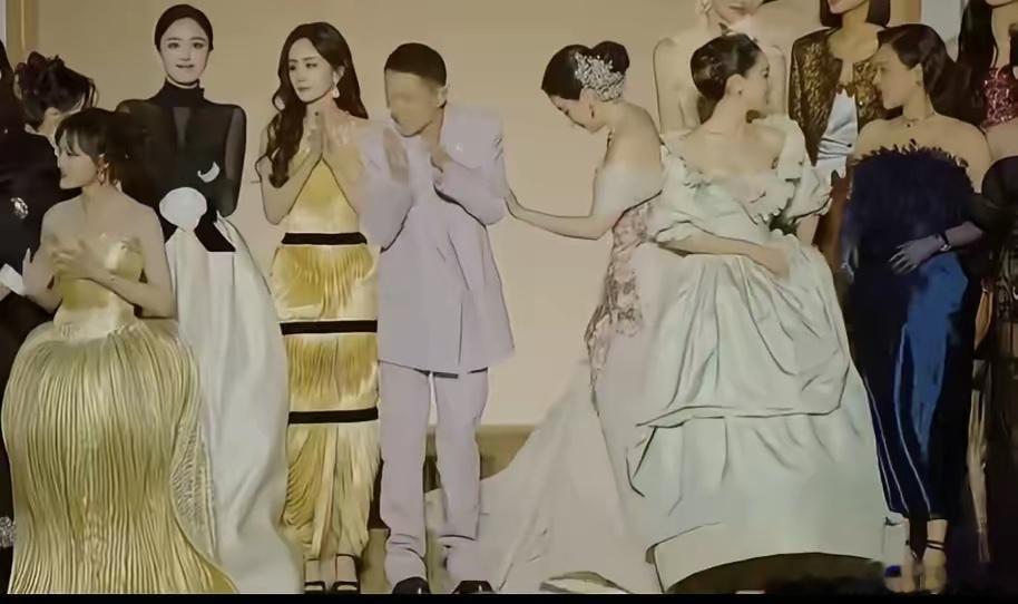 一个是Vogue主编，一个是压轴女神，刘冲和刘亦菲在活动上的小插曲，比刻意营造的