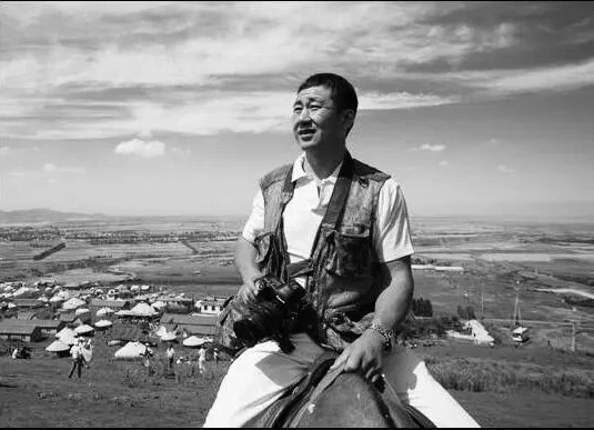 【#李建宏在国外遭遇车祸去世#】4月30日，新疆旅游协会发布消息：新疆宏景集团董