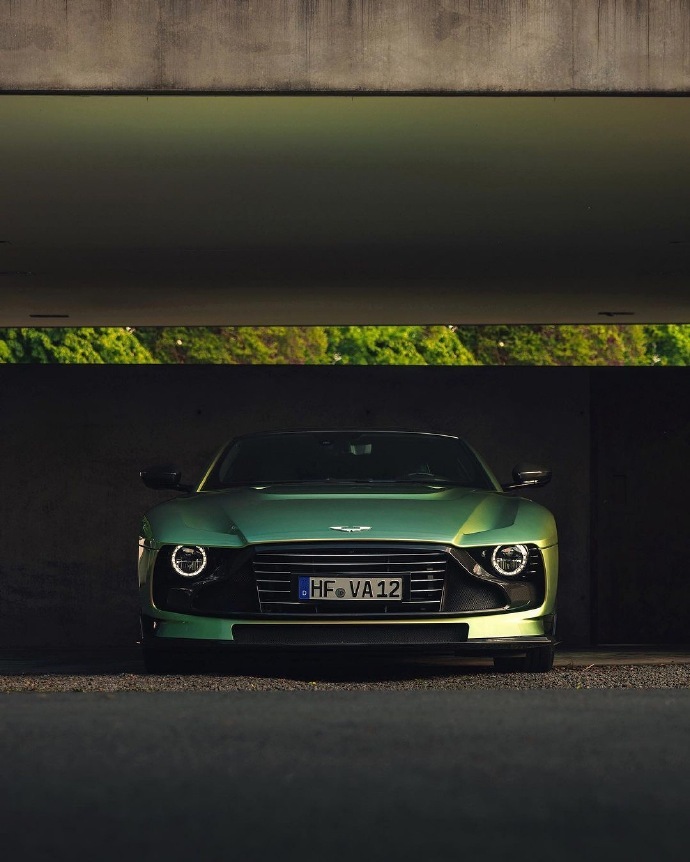 英伦复古格调与先锋前卫感完美交融，优雅气质藏在每一处细节里，高级又耐看🌱阿斯顿