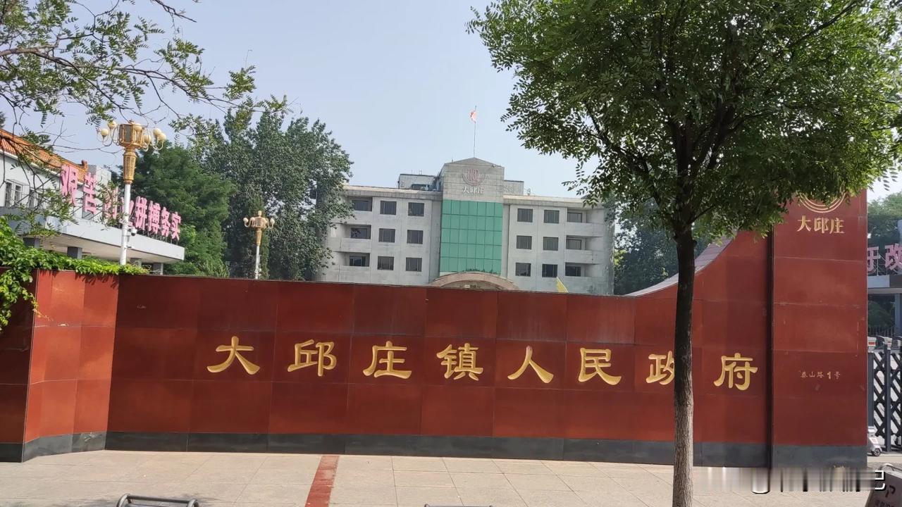 头条是个展现个人才华的好地方，它是情感绽放之芳圃，墨香氤氲之雅室。
如果你文笔流
