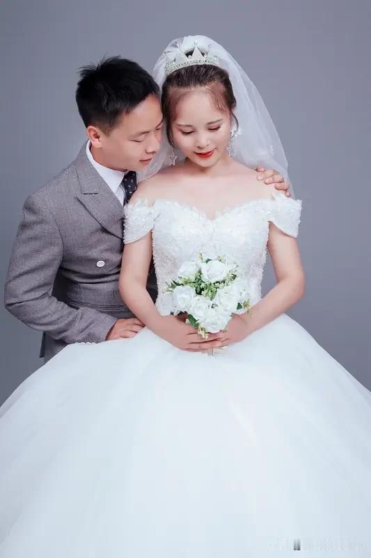 离婚到底是解脱还是另一种煎熬，这还真不好说。现在好多人把离婚当成救命稻草，觉得离