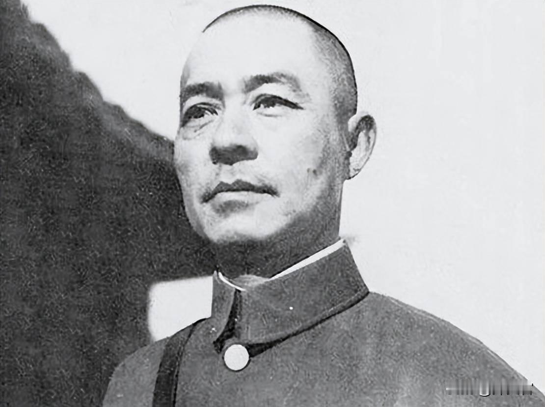 他是在抗日中牺牲最高的将领，当妻子得知他牺牲的消息时，绝食七日而亡，最后夫妻同葬