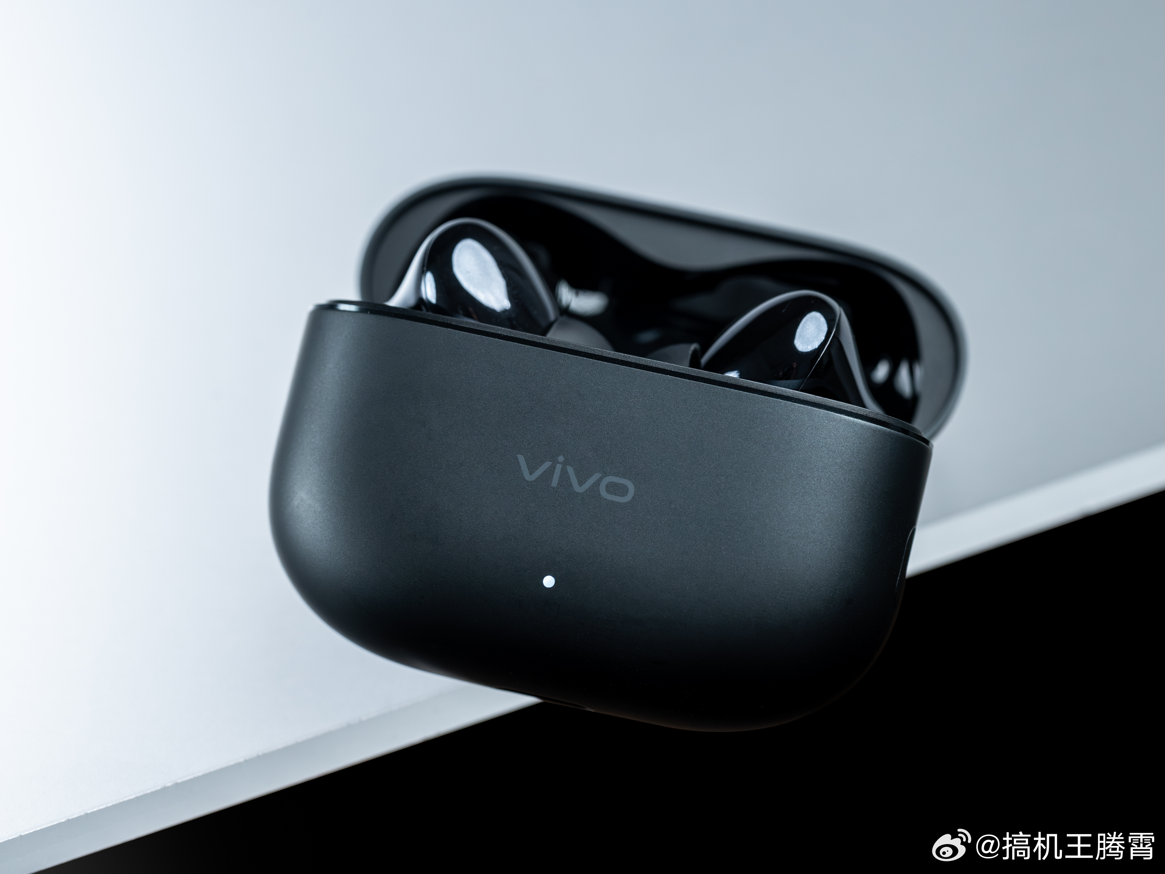 【vivo TWS 5 Pro真机图赏】这耳机听了一周时间，老实说真挺爽的，不愧