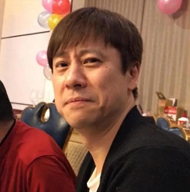 曾经连登14年春晚，与刘欢、孙楠、毛宁并称内地乐坛“四大天王”的解晓东，也有遭遇