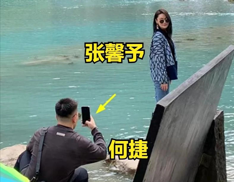 张馨予夫妇旅游被偶遇，老公的后脑勺胖出褶，拎包拍照不嫌累 