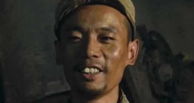 1992年，张艺谋筹拍《活着》，邀请葛优饰演“富贵”，葛优不想演，张艺谋说：“投