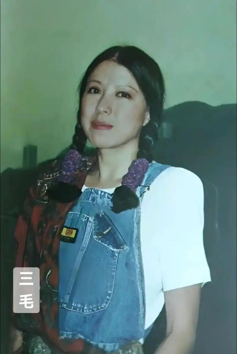 很喜欢李银河老师的这段话：
“如果你喜欢一个异性，就直接告诉对方。”
“如果你想