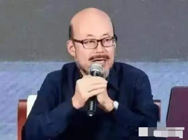 哲学家王东岳说过一段很刺耳的话：“中国社会道德溃败的根源，在于上层精英率先撕毁了