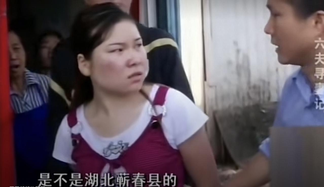 湖北蕲春，19岁女子4年跨省嫁6个丈夫，被捕后前夫排长队去监狱探视！女子幼年父亲