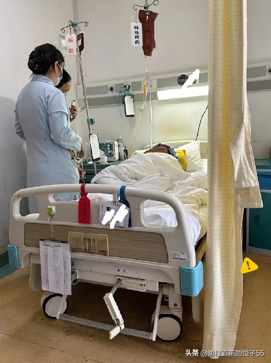 公公住院我垫10万，报销后他全给小姑子，我没吵。隔4个月他又住院，我没再交钱，护