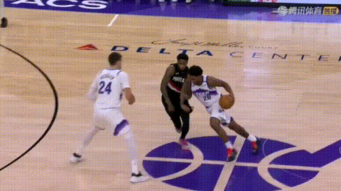 尴尬！杨瀚森上场被打2+1、顶弧持球指挥被断。
图1：刚上场啊，教练印象分咔咔往