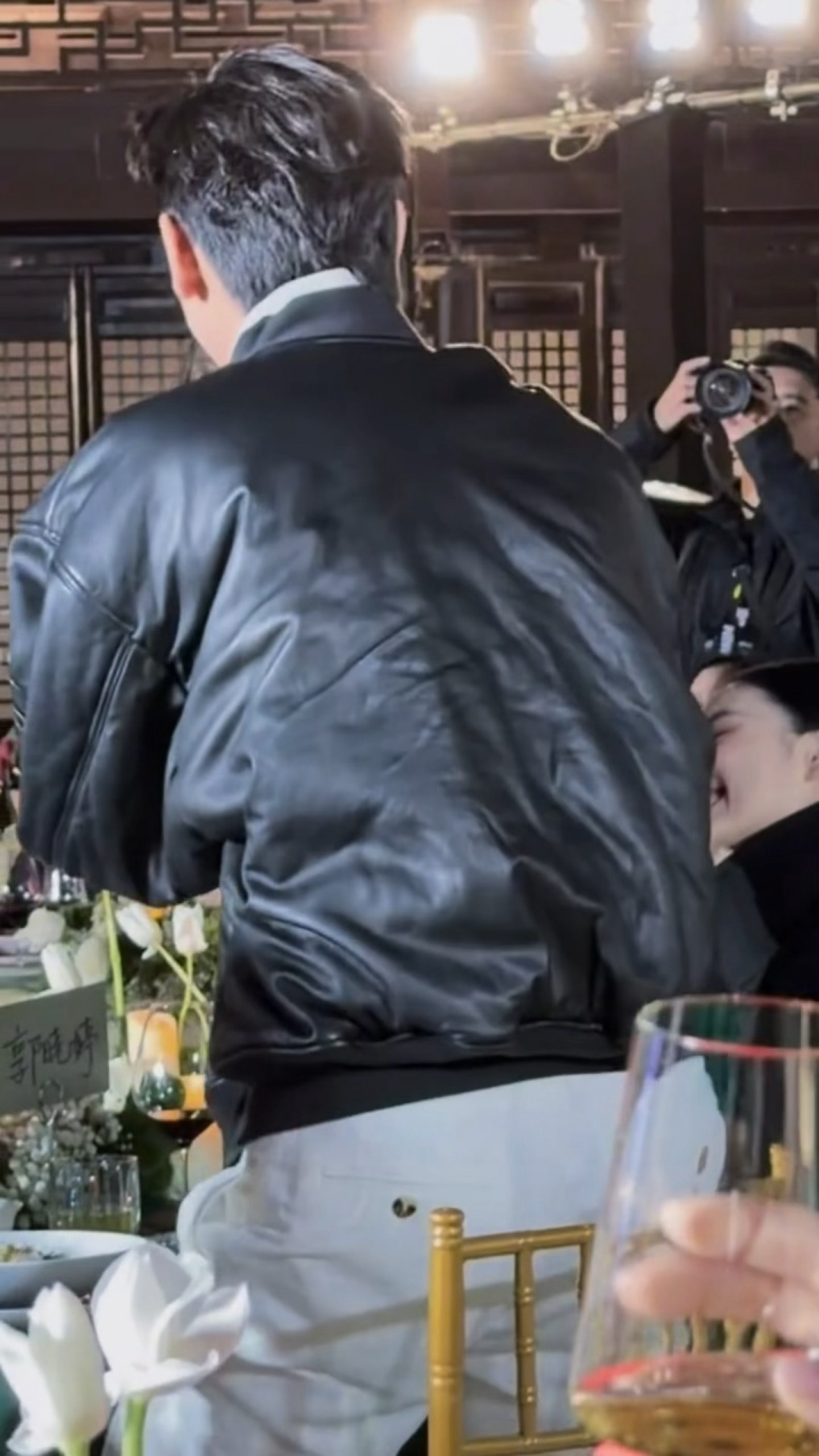 娘嘞这个视频我真的嗑拉了。。。王天辰饭桌上祝酒就这样大发姐夫瘾🙉🙉🙉王天辰