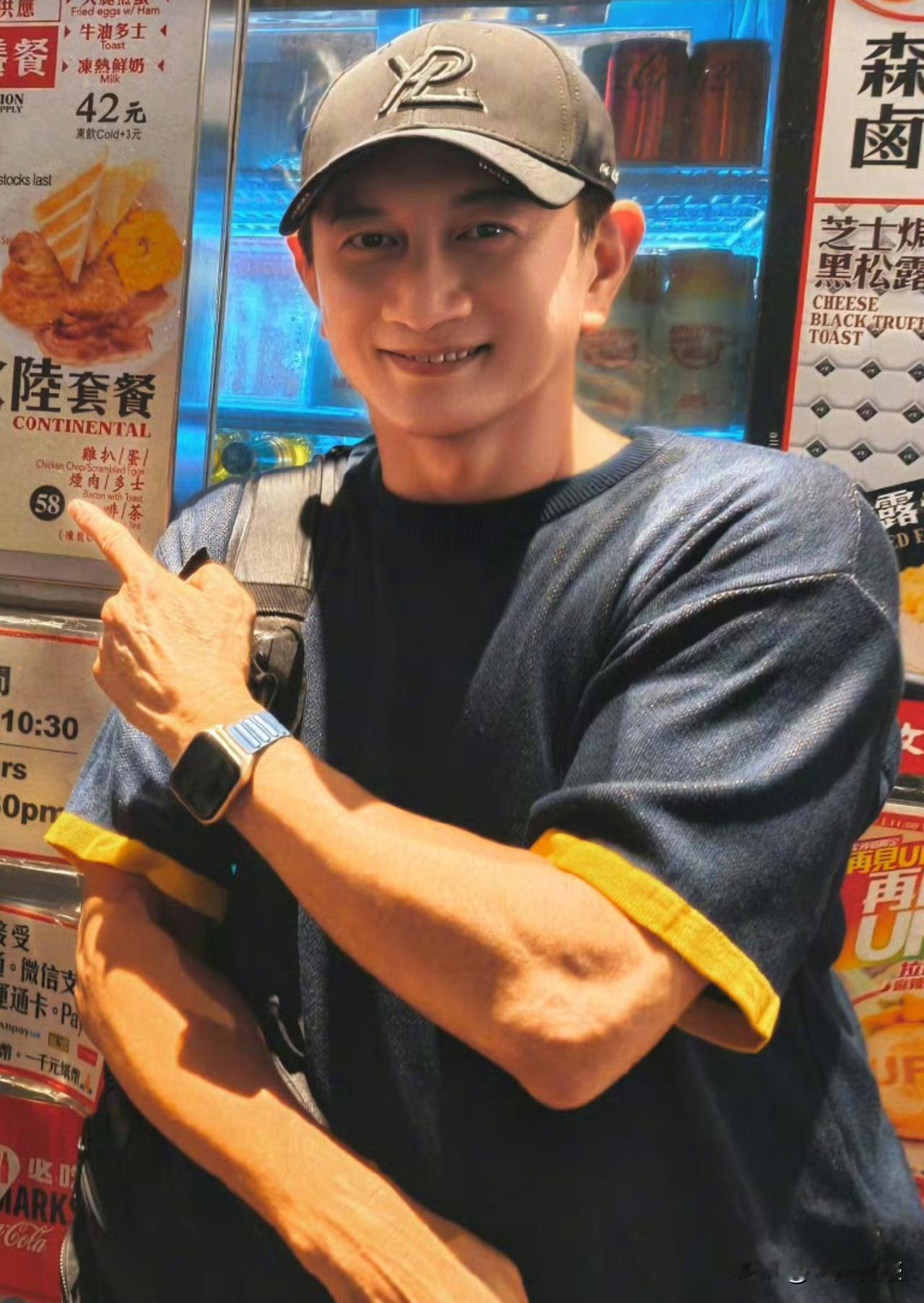 吴奇隆，55岁的脸，35岁的身材。

吴奇隆现在转战幕后，很久没有参演什么新作品
