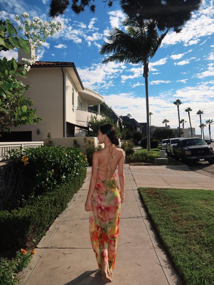 小s大女儿晒海边辣照小s大女儿晒比基尼辣照 被Elly海边辣照惊艳，阳光沙滩，少