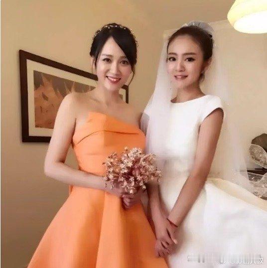 原来陈乔恩曾给陈妍希和安以轩做过伴娘啊！可惜，婚姻今非昔比 ​​​