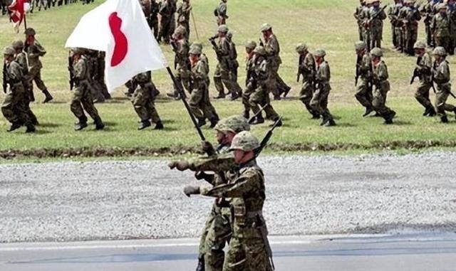 有人曾说：＂如果和日本开战，我就选择投降。毕竟房贷、车贷这些负担国家也不会帮我承