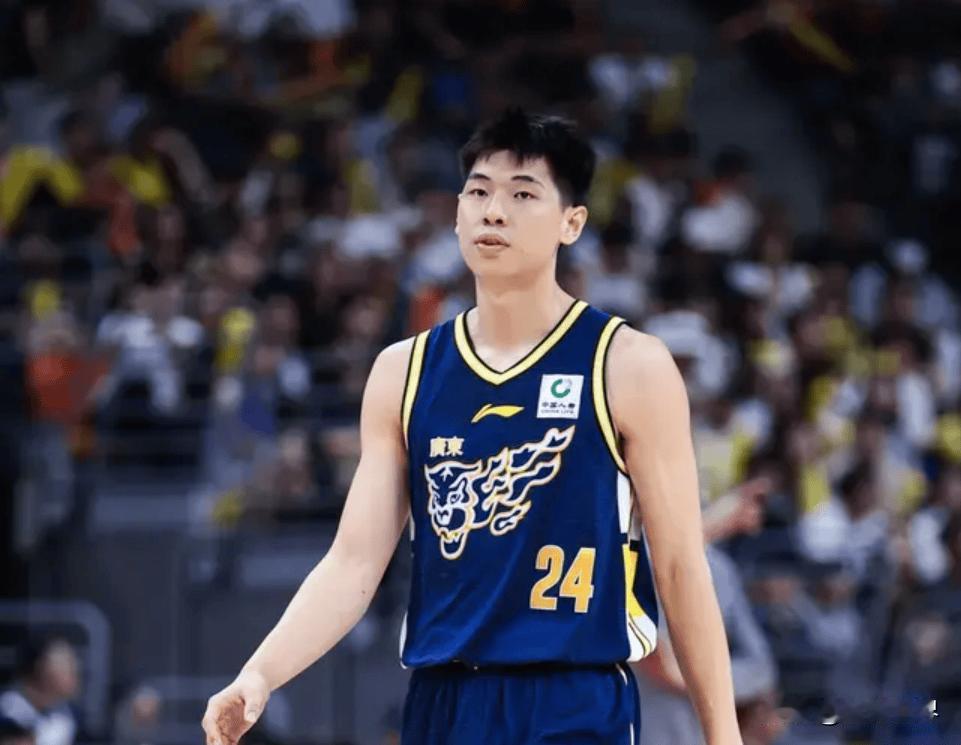 球迷调侃崔永熙令人爆笑：现在向你走来的是非全日制nba球员，布鲁克林篮网*队函授