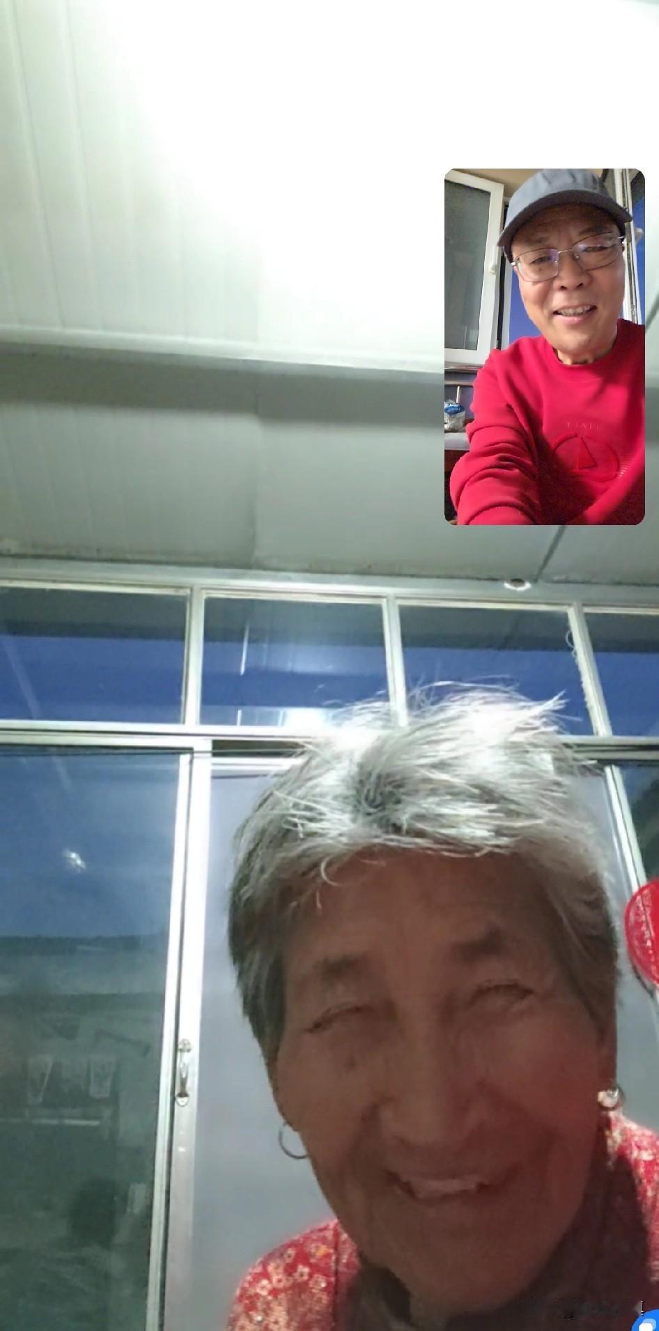 嫂子、婶子们老是感动我……

昨晚，80岁的婶子和两个接近70岁的嫂子，又联合打