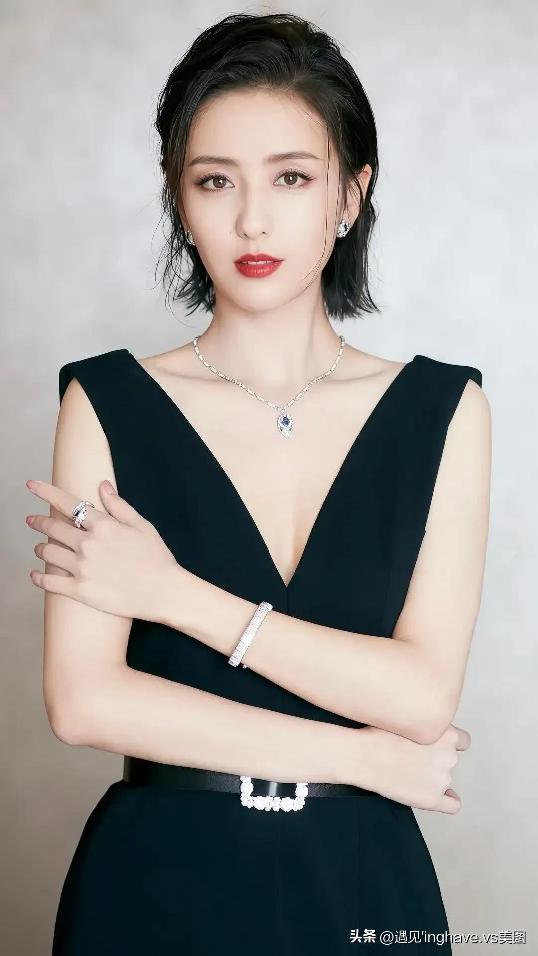 佟丽娅酒窝美女气质好