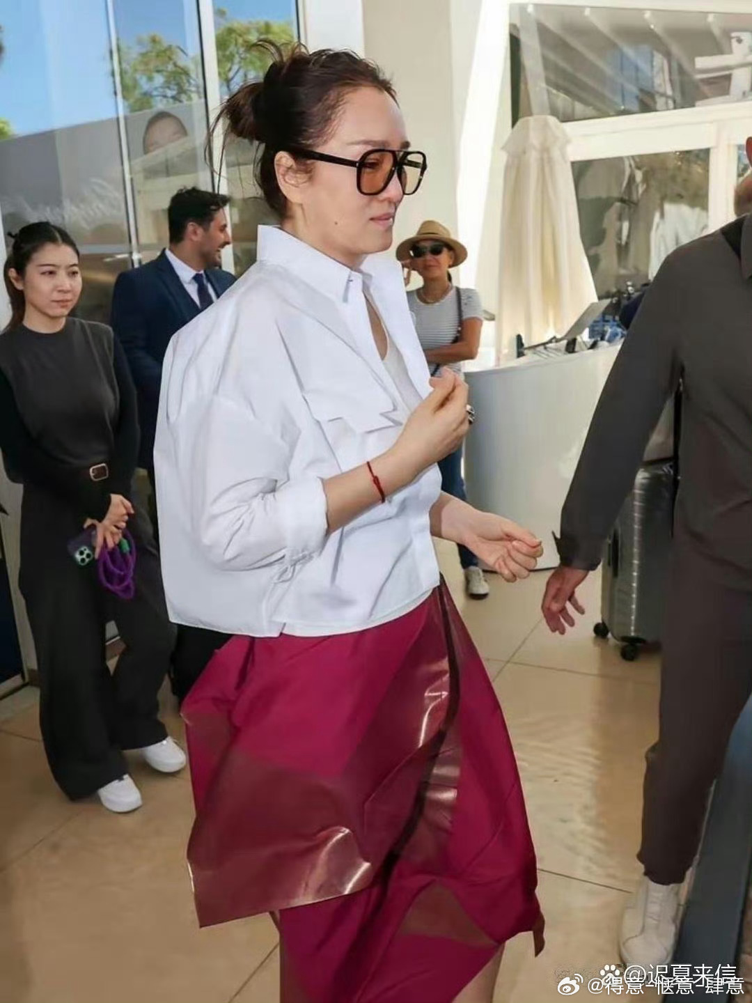 巩俐现身戛纳，这也太年轻了吧 ​​​