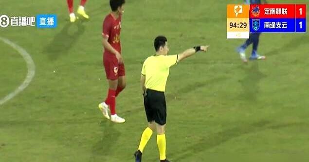 足协内部评议是错判，结果呢？

中甲延边龙鼎对广州队，开场才11分钟，裁判闫旭就
