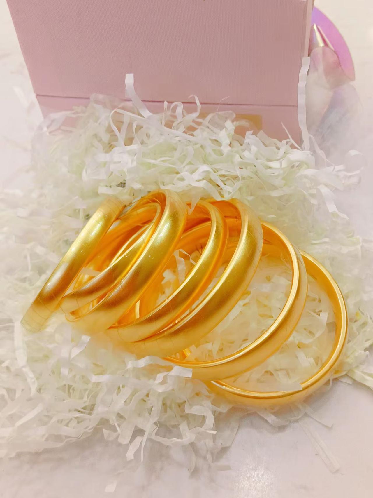 ✨黄金手镯套装，闪耀你的每一天✨