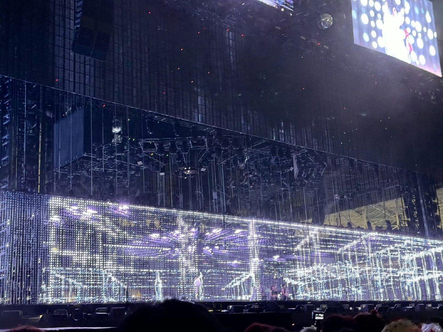 #华晨宇说不要再说我写的歌很难了#华晨宇的实力好强，每次发布新歌，里面都加了很多