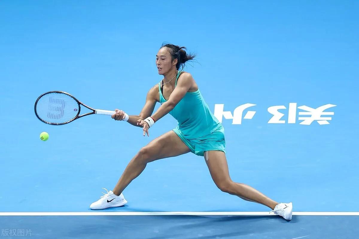 WTA500郑州站决赛中，中国金花郑钦文表现顽强，在2-6先输一盘的情况下，最终