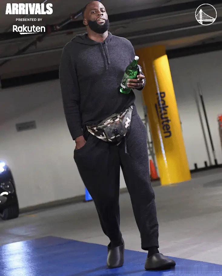 绿老师的打扮总觉得在东北很常见… 