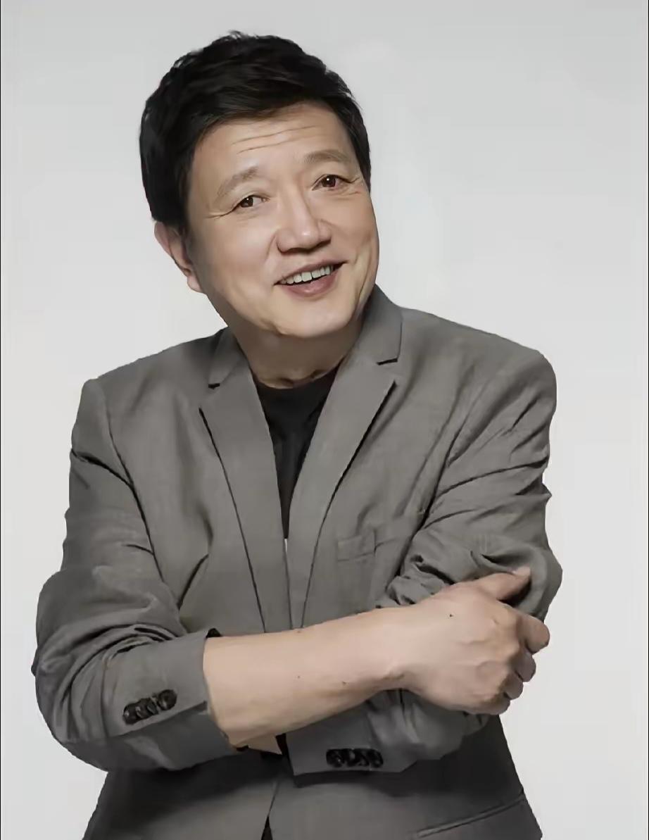真的猝不及防，秦焰的离去，来得太突然。
熟悉他近况的人都清楚，他一直状态平稳，精