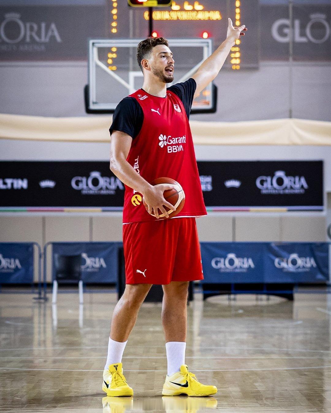 申京正在积极备战申京休斯顿火箭NBA吐槽大会