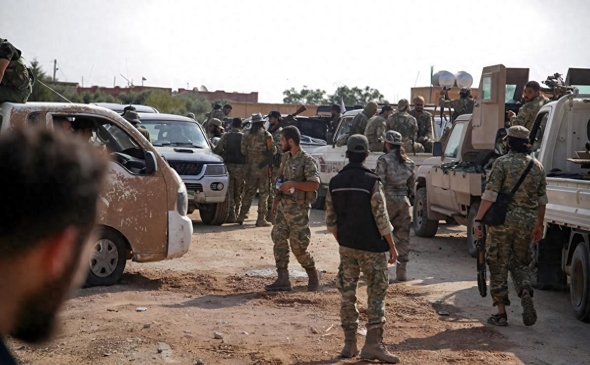 美伊这场硬仗打了一个月，火药味儿到现在还冲鼻子。从近期的动向来看，美国是一边砸炸