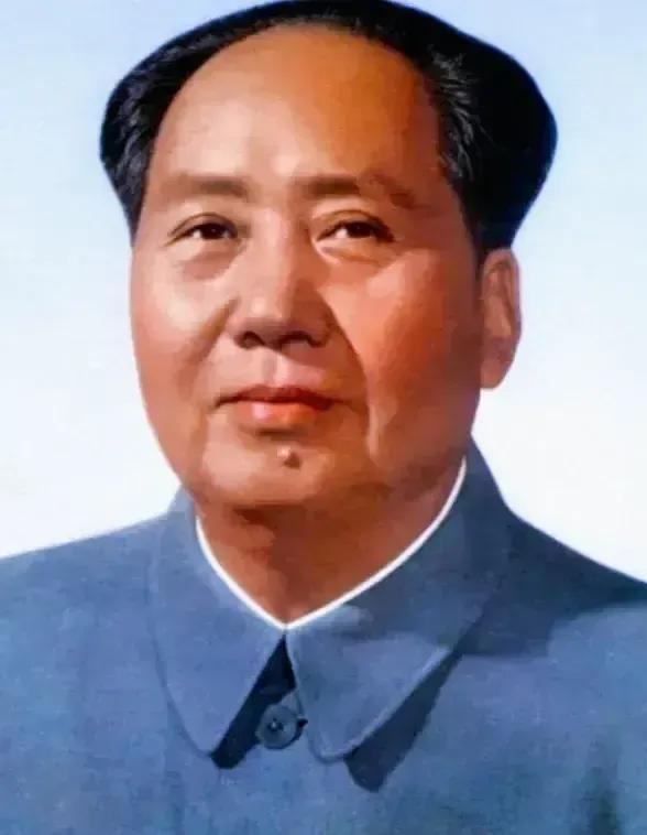 🙏请停留几秒，为伟人点个赞送朵花💐
《毛主席战争观》
在历史的画卷中，有一道