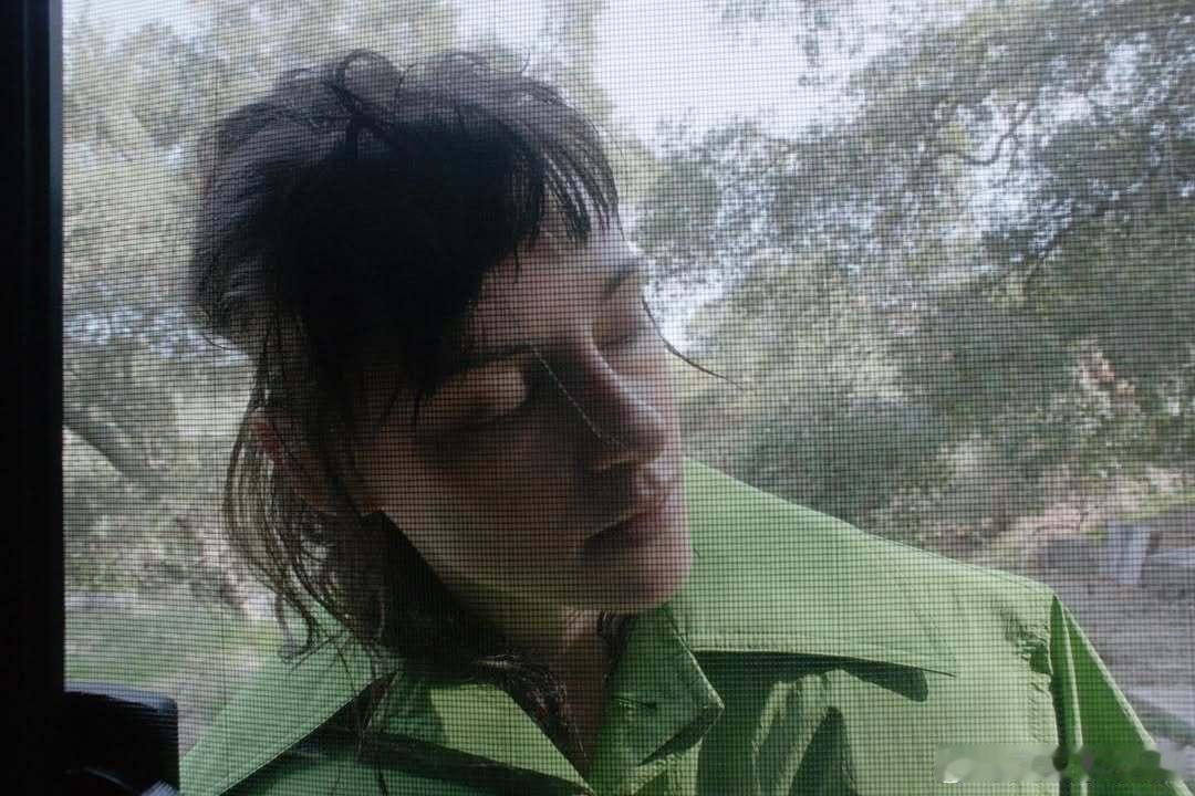 kristen stewart克里斯汀斯图尔特为《Marfa Party》杂志1